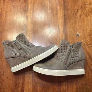 Sofft wedge heal suede boots